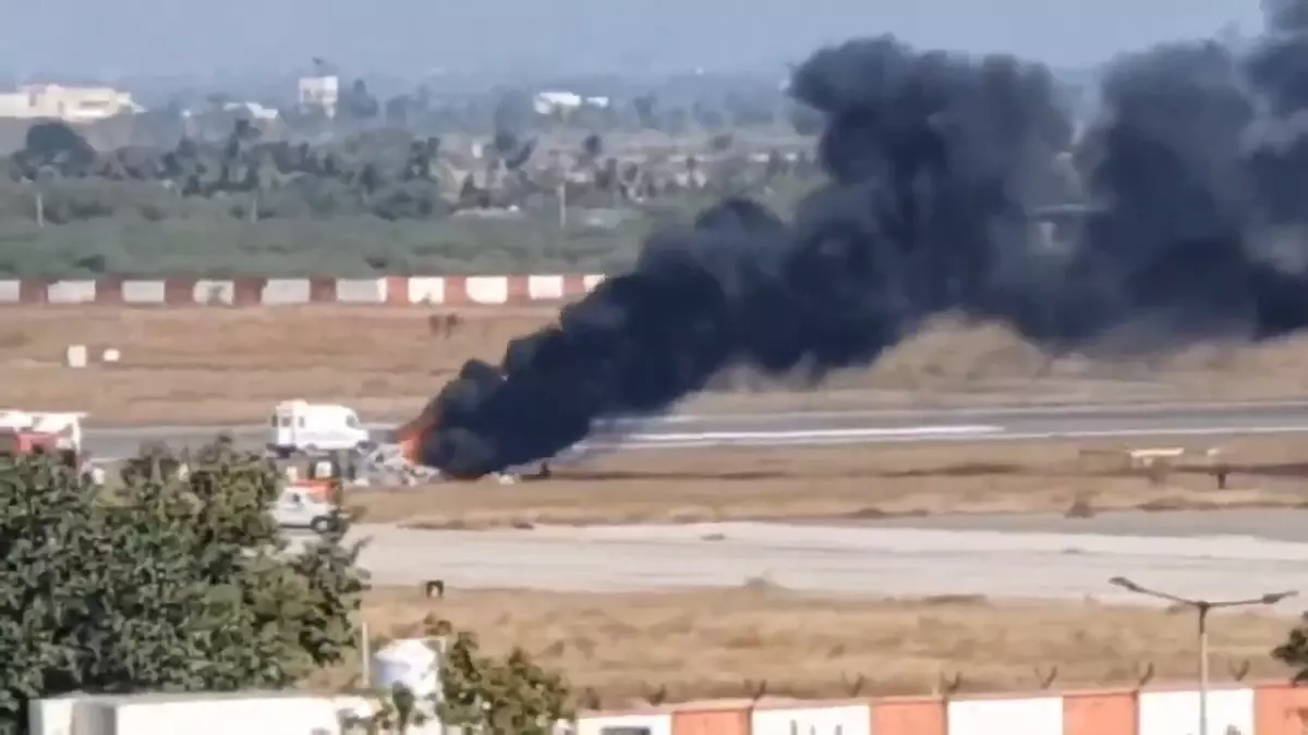 Hindistan’da Sahil Güvenlik Helikopteri Düştü: 3 Kişi Hayatını Kaybetti