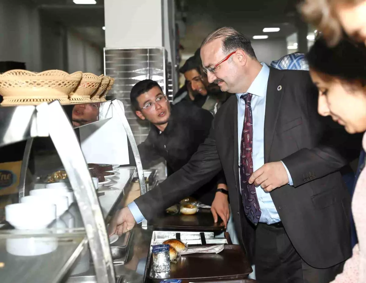 Atatürk Üniversitesi’nden Ücretsiz İftar