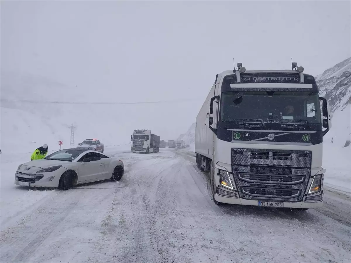 Erzurum’da 143 Kişi Mahsur Kaldı