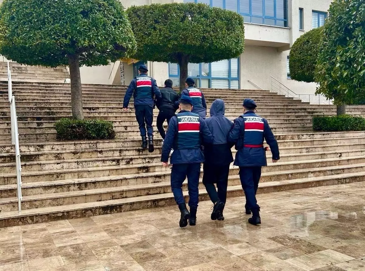 Marmaris’te Göçmen Kaçakçılarına Operasyon