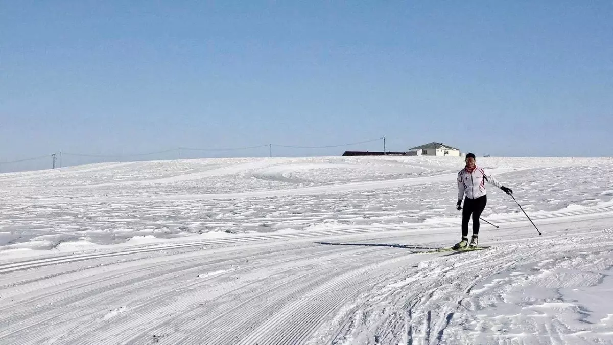 Ağrı’nın Kadın Sporcuları Kayaklı Koşuda Başarıyla Dolu
